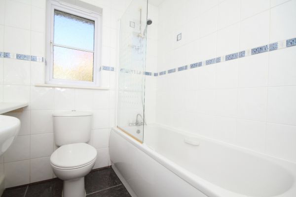 Shower Window Replacement in Folsom